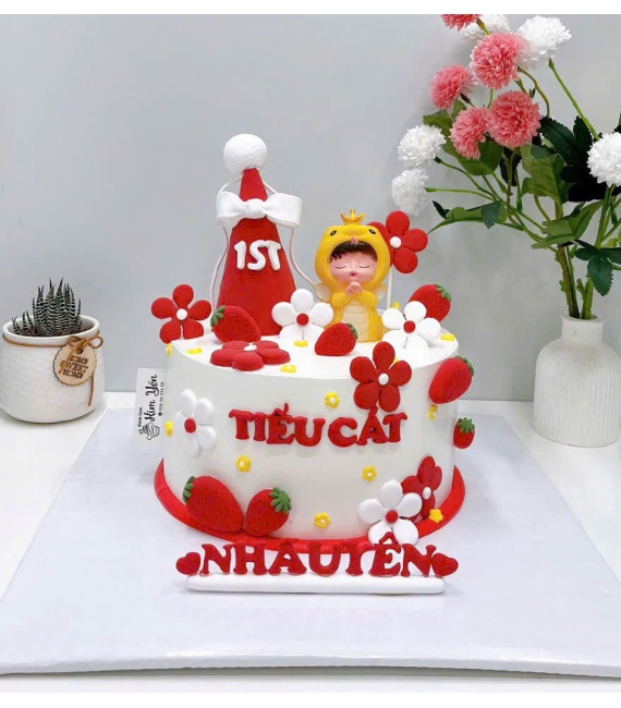 Bánh kem thôi nôi dành cho bé gái tone đỏ 