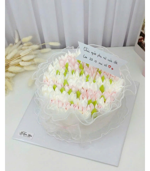 Bánh kem hoa lulip mẫu đẹp hot 
