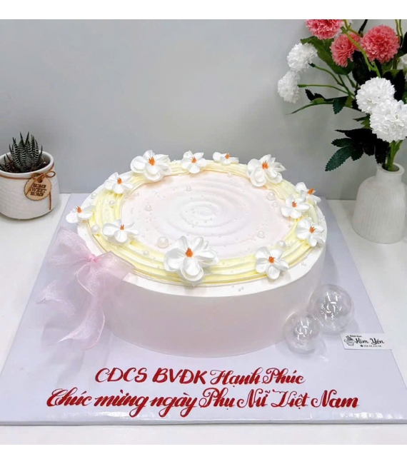 Bánh kem tone trắng công ty hot 