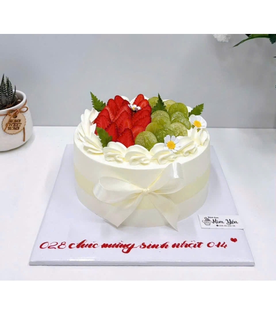 Bánh trái cây kết hợp nho và dâu hot 