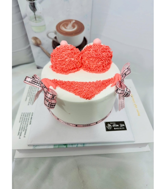 Bánh kem bikini tặng anh yêu