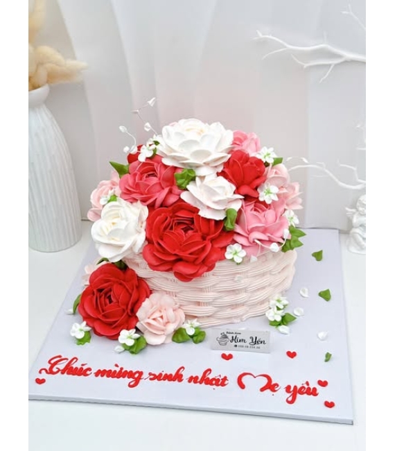 Bánh kem hoa hồng làm theo yêu cầu khách ở cao lãnh
