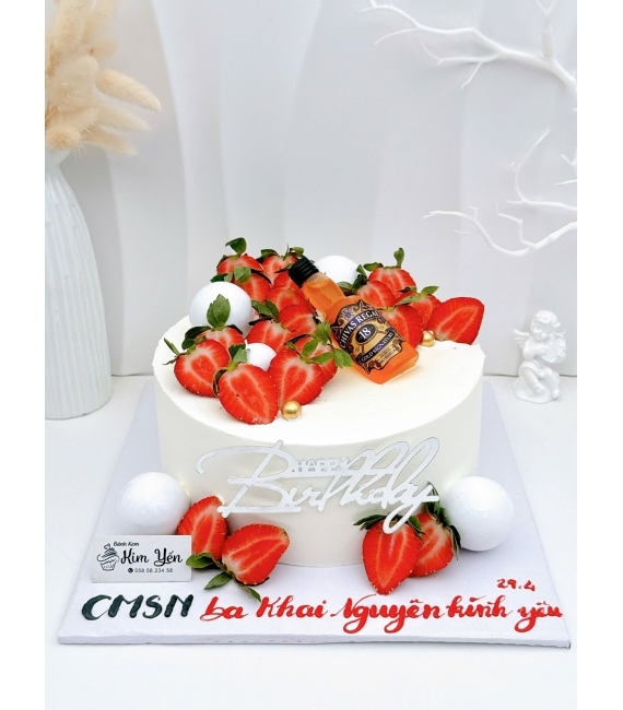 Mẫu bánh kem mừng sinh nhật trái cây