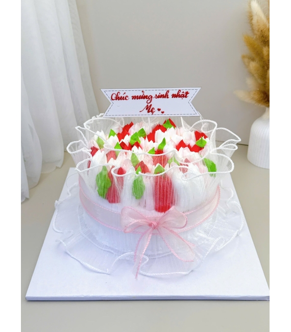 Mẫu bánh kem hoa tulip đẹp tặng mẹ 2025