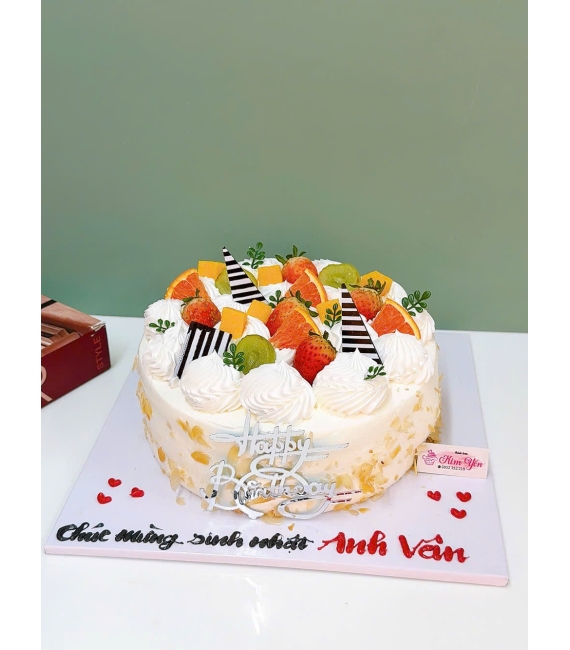 Bánh kem sữa tươi hạnh nhân mix trái cây