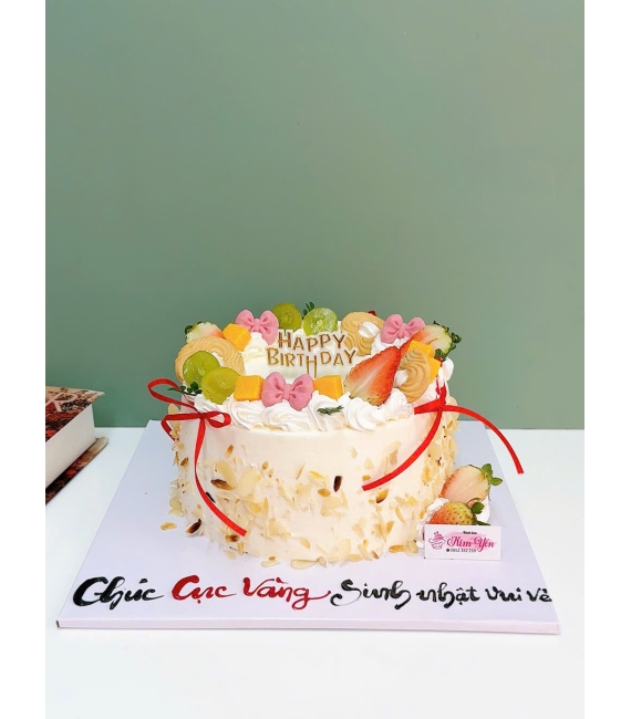 Bánh kem bắp hạnh nhân mừng sinh nhật chị yêu