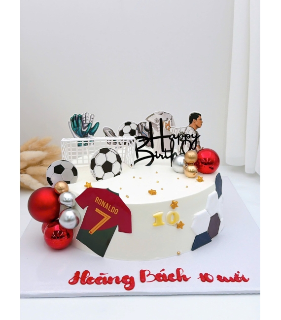 Bánh kem dành cho bé trai mê bóng đá Ronaldo