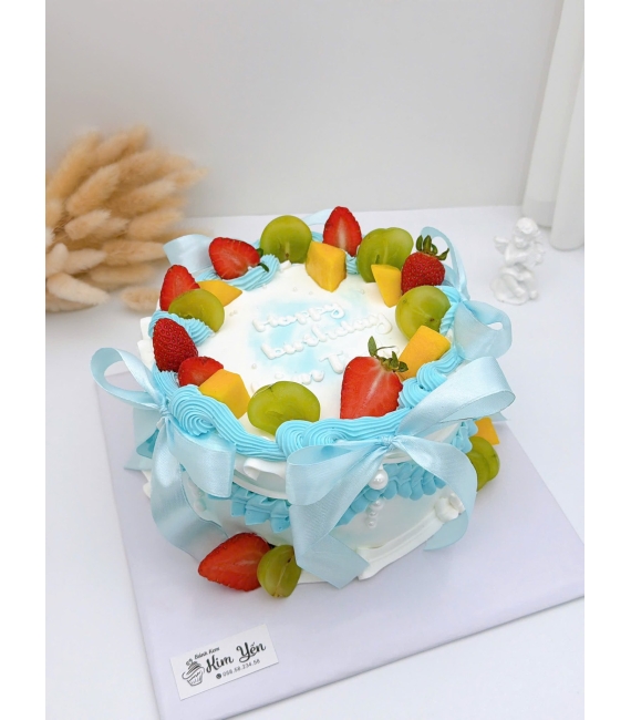 Bánh sinh nhật trang trí trái cây tươi