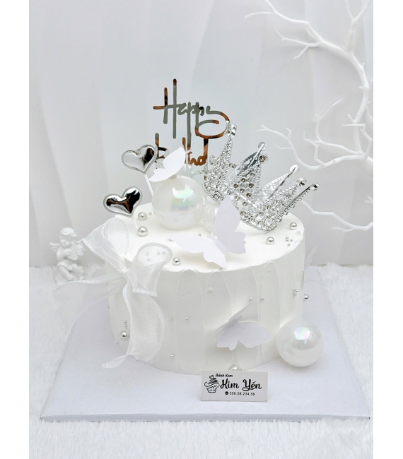 Bánh kem dành cho nữ tone trắng