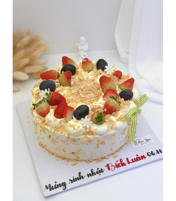 Bánh kem bắp hạnh nhân mix mẫu bánh hot tại Kim Yến