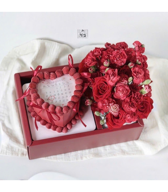 Mẫu sét bánh kem và hoa tươi tặng người thân( tùy chọn bánh theo yêu cầu) tại cao lãnh tone đỏ