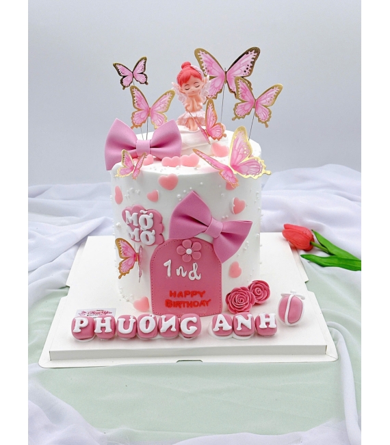 Bánh fondant thôi nôi chủ đề công chúa