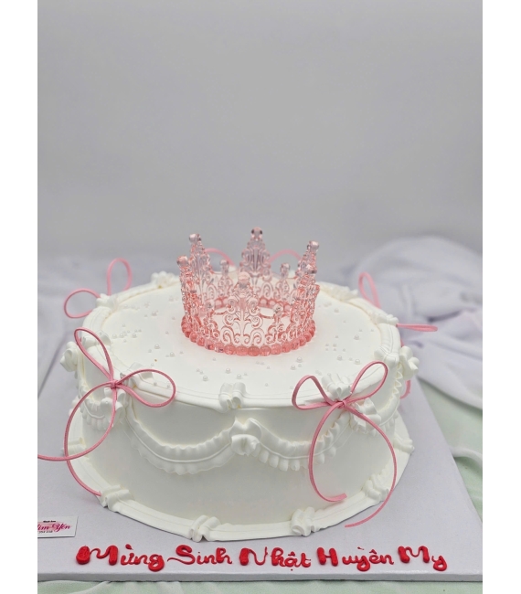Bánh sinh nhật vương miện cho bé gái