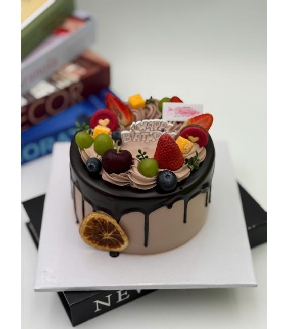 Bánh kem socola trái cây làm theo yêu cầu khách ở Cao Lãnh