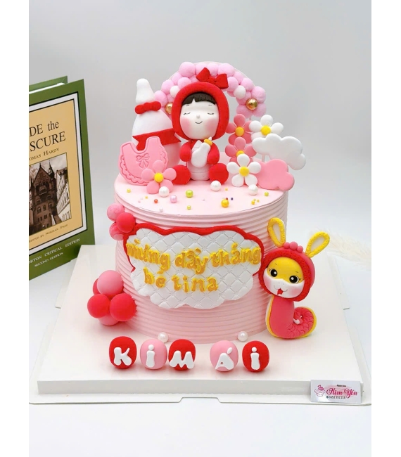 Bánh fondant thôi nôi dành rắn cho bé gái