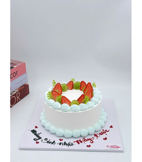 Mẫu bánh kem mừng sinh nhật trái cây tone xanh