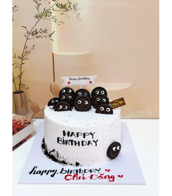 Mẫu Bánh kem kèm bánh quy socola đen