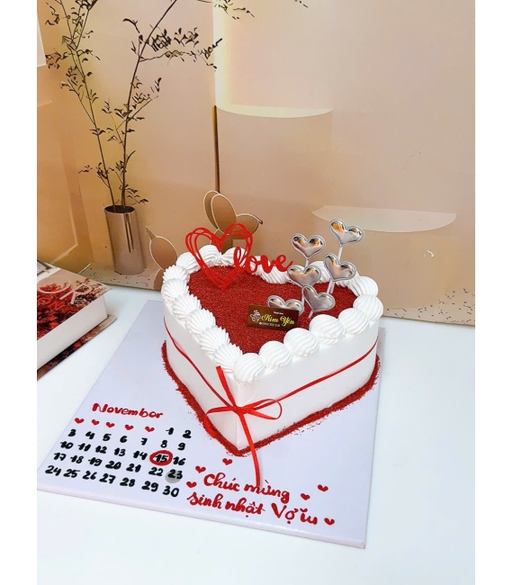 Bánh Kem tone đỏ viết lịch kỷ niệm 2025