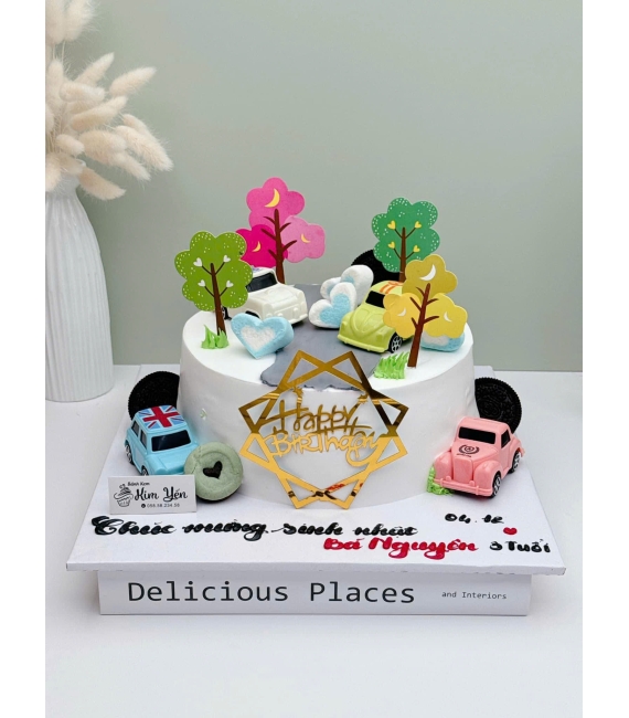 Bánh kem chúc mừng dành cho bé trai thích xe ô tô đủ màu