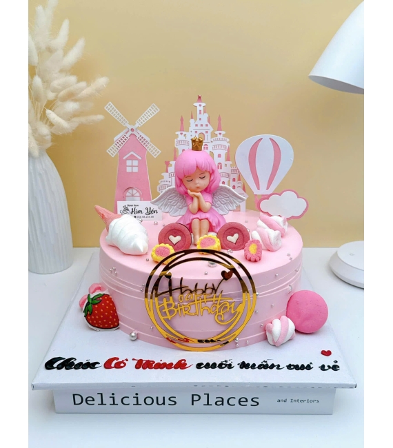 Bánh kem dành cho bé gái công chúa và lâu dài mừng bé lên 4 tuổi