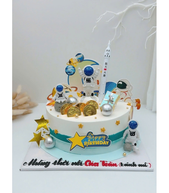 Mẫu bánh kem dành cho bé trai yêu thích người phi hành gia