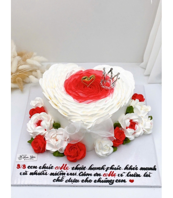Bánh kem tặng nữ trái tim viêt lời chúc tặng mẹ 8/3