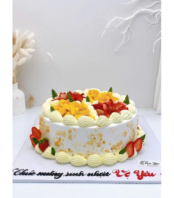 Bánh kem trái cây chia làm nhiều ngăn mix trái cây