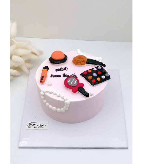 Bánh kem tặng nữ tạo hình trang điểm hot 2026