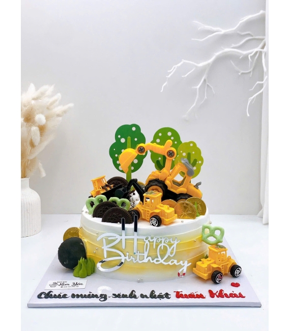 Mẫu bánh kem dành cho bé trai xe mẫu xe múc 