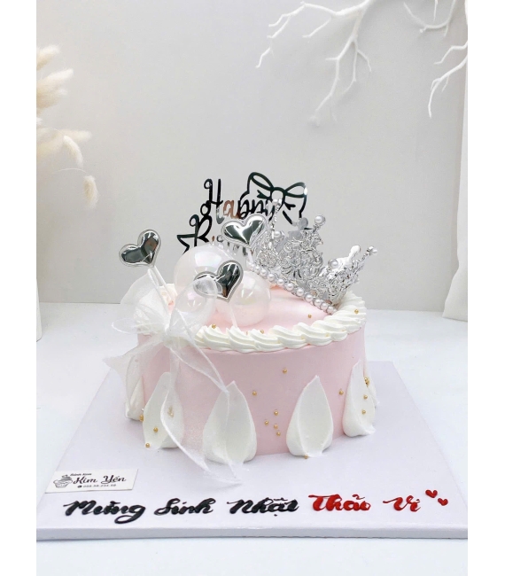 Bánh kem dành cho nữ tone hồng nhẹ 