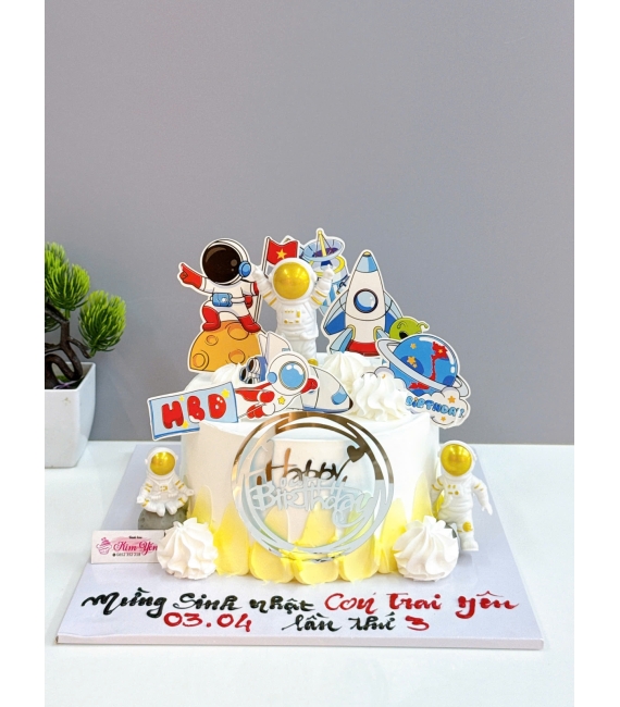 Tổng hợp mẫu đẹp cho bé trai yêu thích phi hành gia lên 3 tuổi