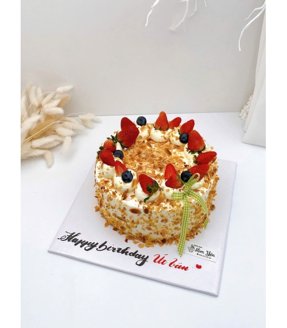 Bánh Kem Trái Cây hot 2026 phủ đầy hạnh nhân 