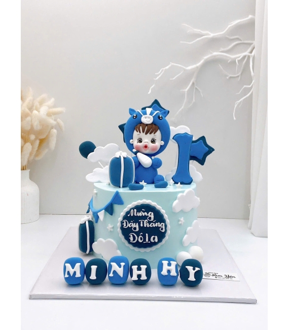 Bánh kem tuổi tỵ dành cho bé trai tone xanh dương 