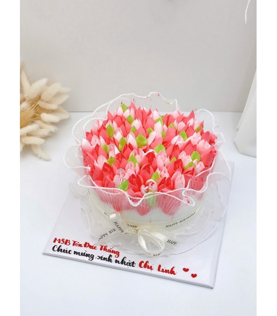 Bánh kem tạo hình bó hoa tulip tặng chị gái 