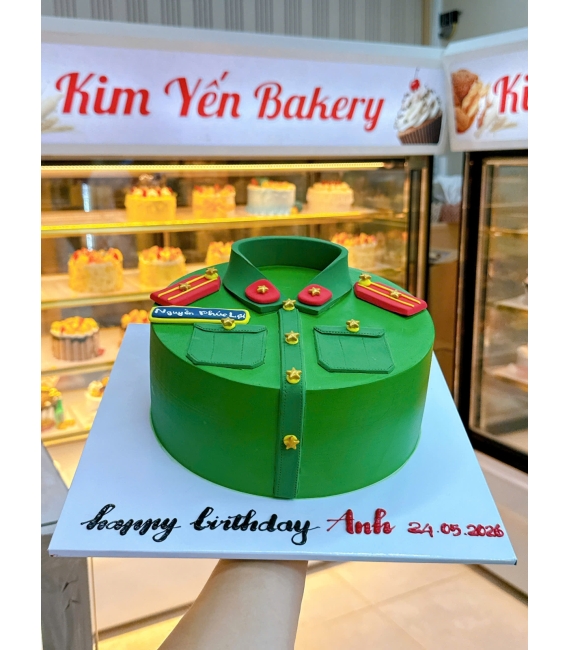 Bánh kem tạo hình áo công an 