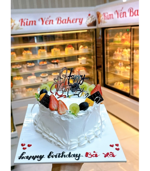 Bánh kem trái cây tạo hình trái tim tặng bà xã