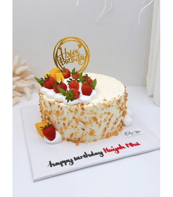 Bánh kem trái cây mix hạnh nhân kèm dâu 