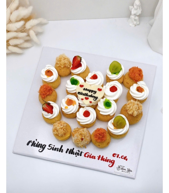 Mẫu bánh su kem tặng nam hot hình trái tim 