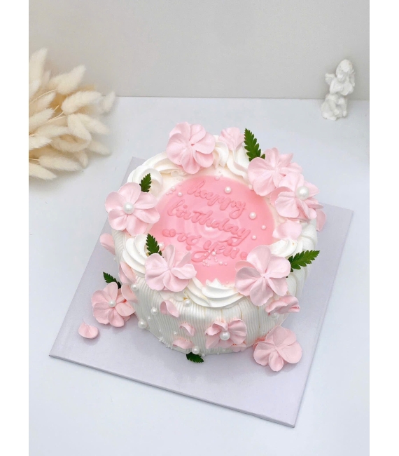 Bánh kem mừng kỷ niệm 5 năm yêu nhau tone hồng